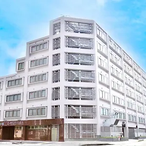 Universal Karasuma 日本